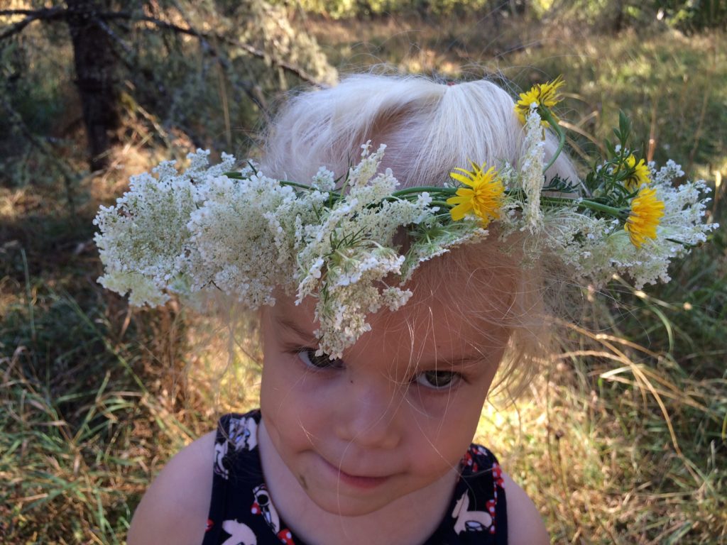 Weaving a crown of flowers is the perfect way to celebrate summer. Make one for your kids—and yourself! Ten Thousand Hour Mama