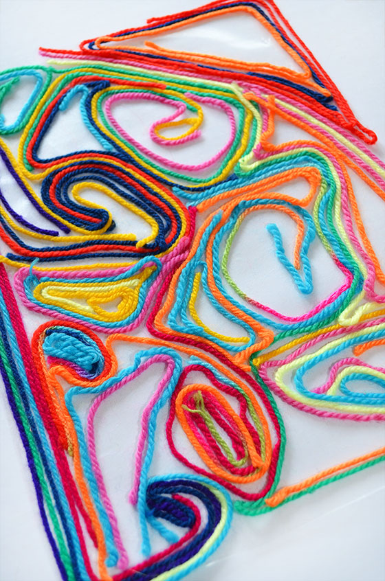 No mess arts and crafts project // yarn painting craft for kids // Ten Thousand Hour Mama