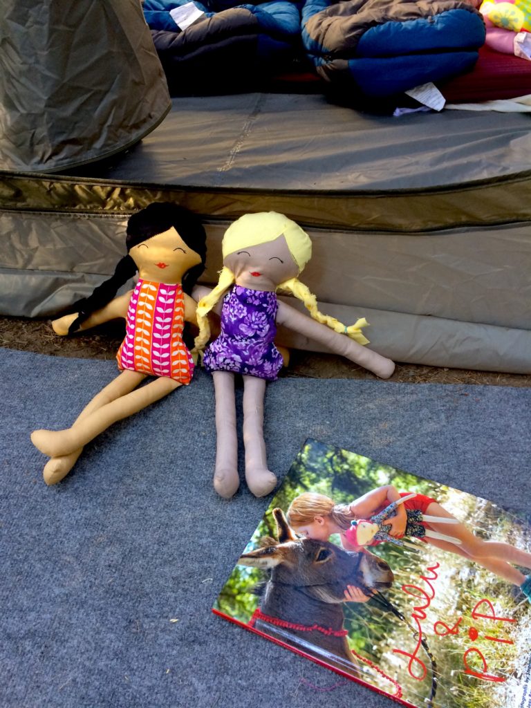 Handmade camping dolls made a recent family camping trip in Oregon even more fun! Ten Thousand Hour Mama