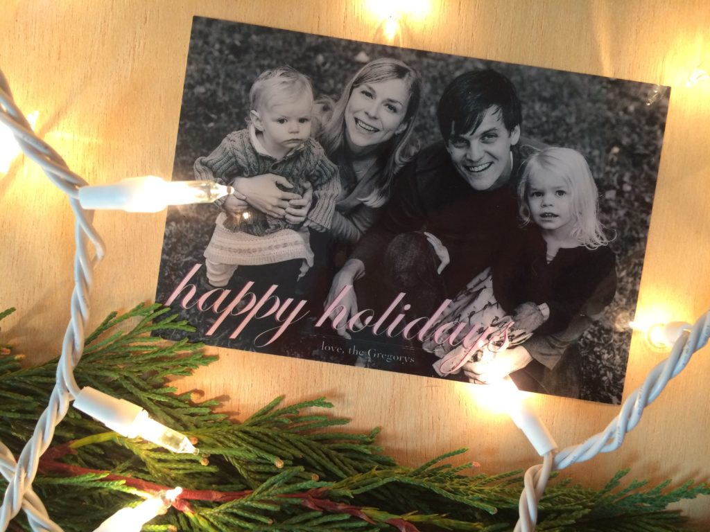 5 tips from professional photographers: How to get the best holiday family photo for this year's Christmas cards. Ten Thousand Hour Mama