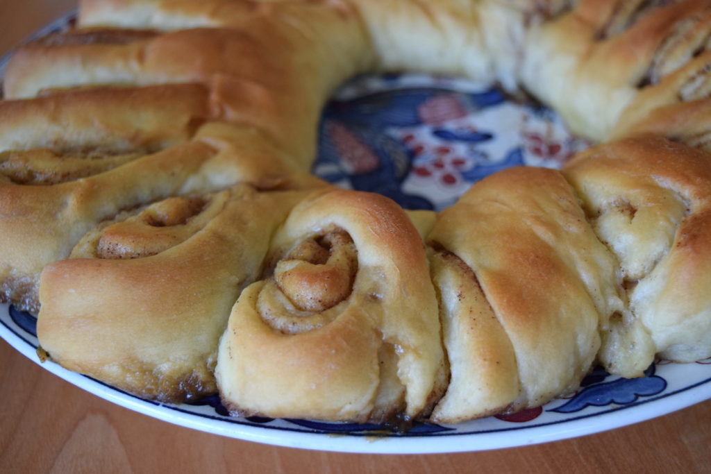 This Christmas breakfast pastry is like a cinnamon roll—but better. This tea ring recipe is a holiday family tradition! Ten Thousand Hour Mama