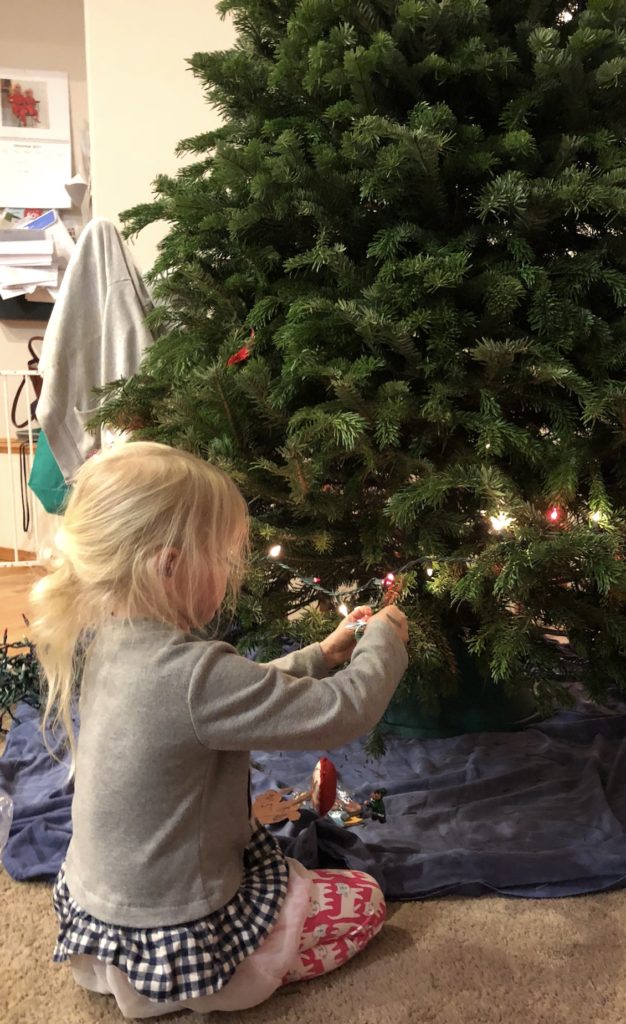 How to decorate the perfect Christmas tree with kids - Ten Thousand Hour Mama