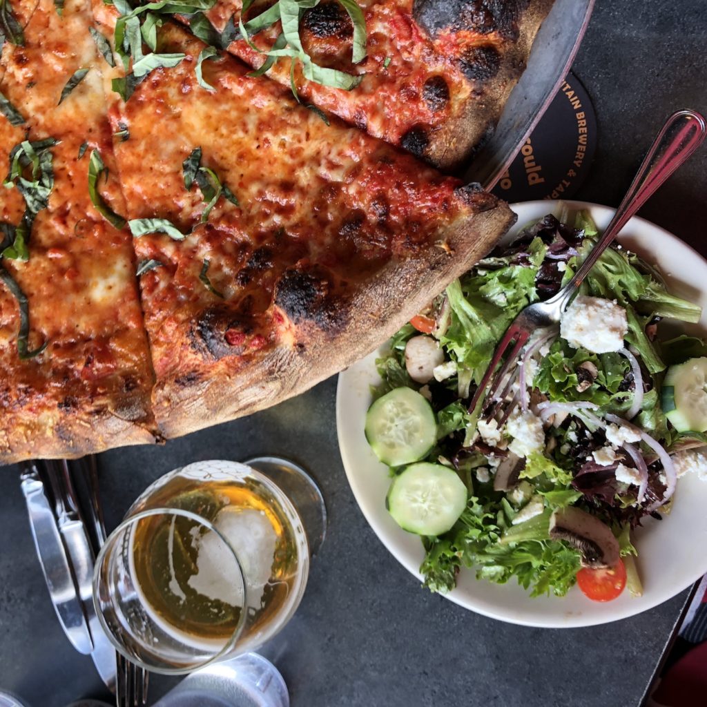 What to eat in Hood River, Oregon: pizza and beer! Ten Thousand Hour Mama